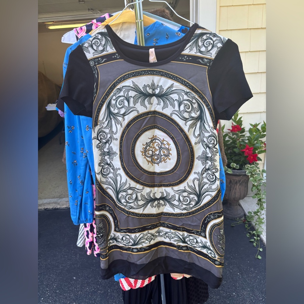 Bailey 44 Black, White, Gray and Gold Printed Short Sleeve Dress